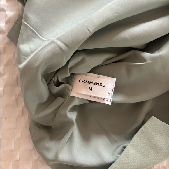 Commense Asymmetric Hem Ruched T-Shirt - Picture 5 of 5